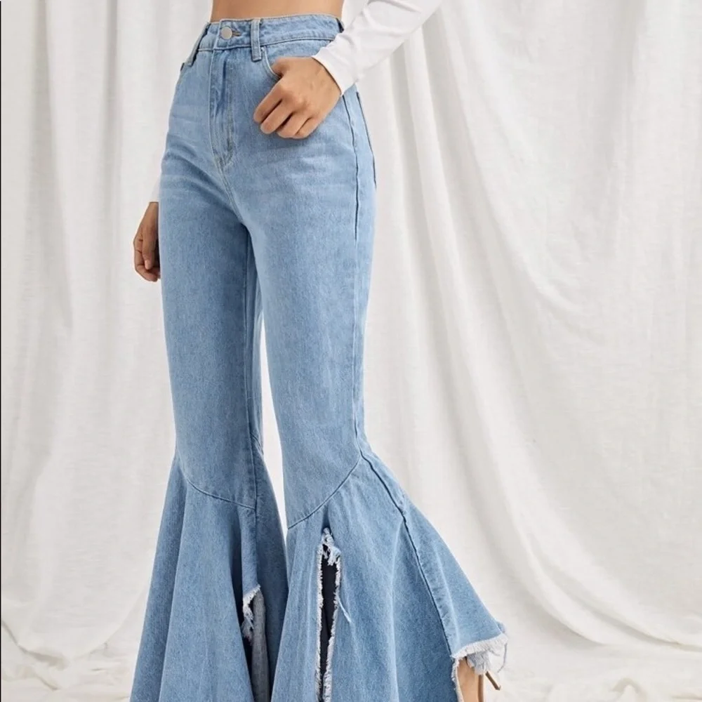 Shein,High-Waist,Raw Hem Flare Jeans, Fun, Funky and Fabulous,So Cool! Size XS
